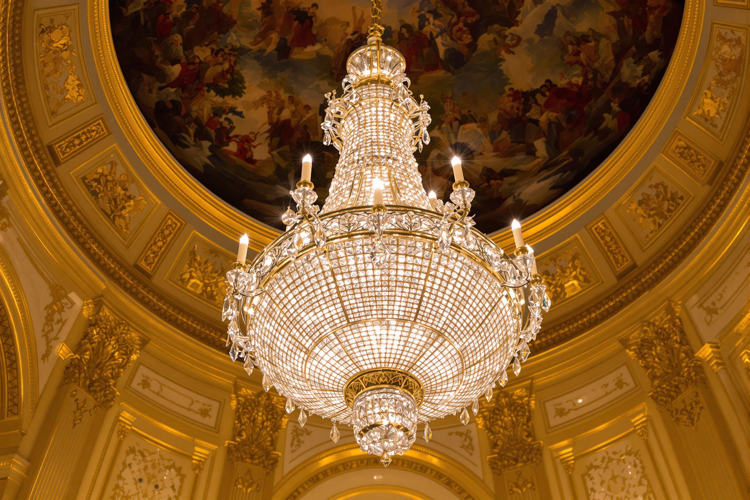 Intricate Crystal Chandelier in Opulent Hall